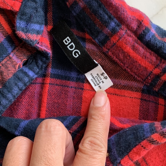 BDG Red button down flannel in plaid - Picture 6 of 6